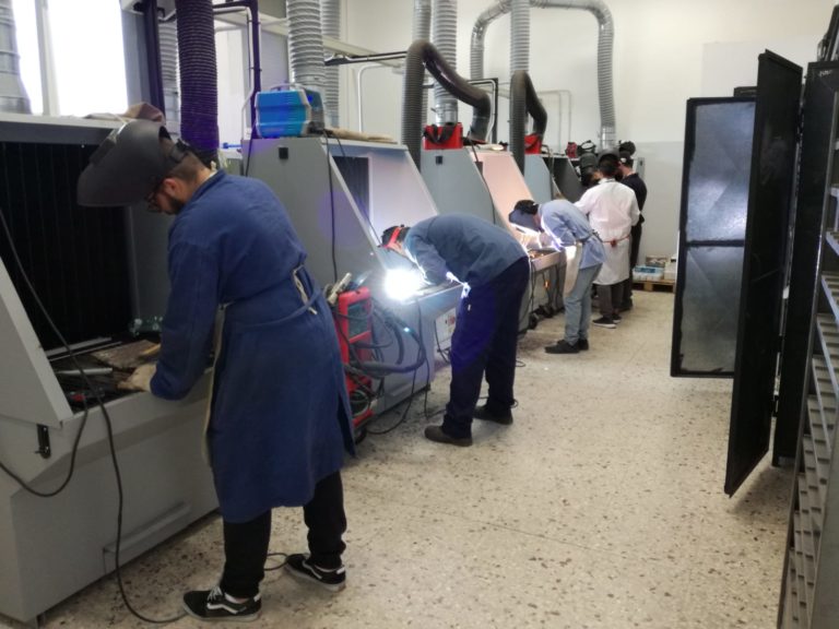 Photo Trainees welding course