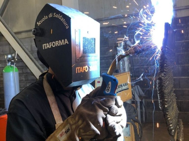 ITAFORMA - Corsi di Saldatura Metalmeccanica | International Welding License Find a Job as a Welder MIG MAG WELDING COURSE | Scuola ItaForma | Corso Saldatura