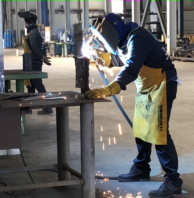 Corsi di saldatura ad Elettrodo, Filo Continuo, TIG. Corsi di Carpentiere, Tubista, Lettura Disegno Tecnico Meccanico. ITAFORMA - Corsi di Saldatura Metalmeccanica | Scuola di Saldatura Verona per Corso Saldatore con Patentino 4 ITAFORMA - Corsi di Saldatura Metalmeccanica | Corso di saldatura Verona Veneto scuola saldatura Verona con rilascio Patentino Saldatura 3 | Scuola ItaForma | Corso Saldatura