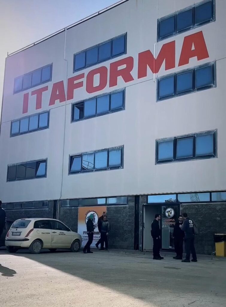 Corsi di saldatura ad Elettrodo, Filo Continuo, TIG. Corsi di Carpentiere, Tubista, Lettura Disegno Tecnico Meccanico. ITAFORMA - Corsi di Saldatura Metalmeccanica | Unlock Your Potential: Personalized Welding Training Courses for International Students 5 ITAFORMA - Corsi di Saldatura Metalmeccanica | Welding Training Courses for International Students Itaforma Welding School 5 | Scuola ItaForma | Corso Saldatura