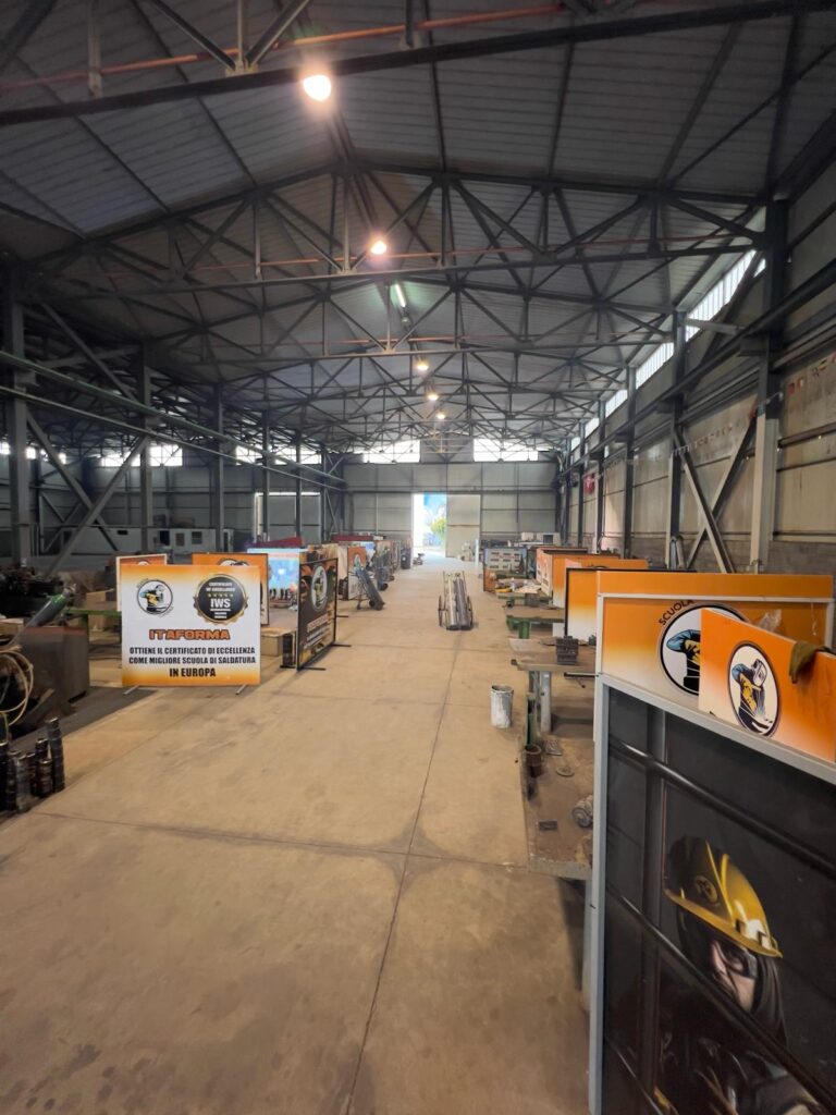 Corsi di saldatura ad Elettrodo, Filo Continuo, TIG. Corsi di Carpentiere, Tubista, Lettura Disegno Tecnico Meccanico. ITAFORMA - Corsi di Saldatura Metalmeccanica | Scuola Saldatura Biella - Corso Saldatore con Patentino 6 ITAFORMA - Corsi di Saldatura Metalmeccanica | Scuola Saldatura Biella corso Saldatore patentino saldatura Biella Itaforma 4 | Scuola ItaForma | Corso Saldatura