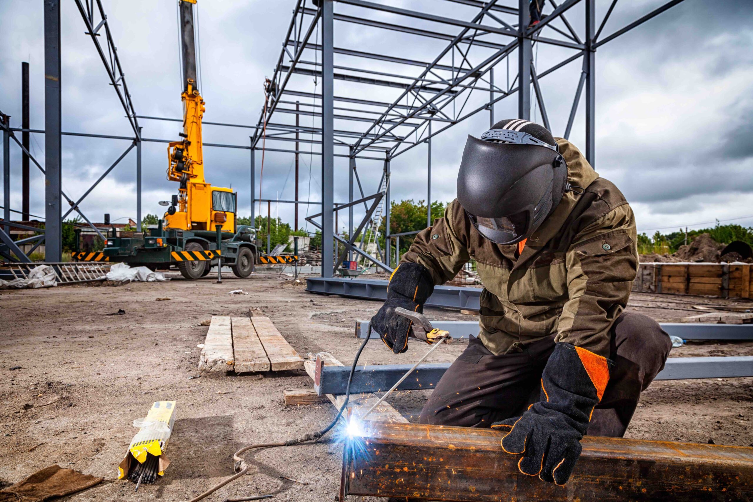 Welder Job: Freelance or Company Employee