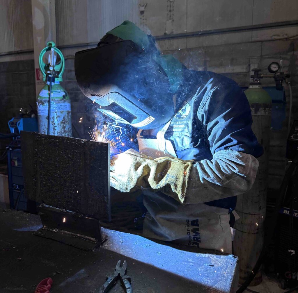 Corsi di saldatura ad Elettrodo, Filo Continuo, TIG. Corsi di Carpentiere, Tubista, Lettura Disegno Tecnico Meccanico. ITAFORMA - Corsi di Saldatura Metalmeccanica | Corso di Saldatura: Pratica o Teoria? 1 Qual è la Migliore Scuola di Saldatura al Mondo