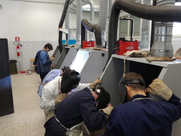 Photo Cours de soudure pour étudiants à Catane